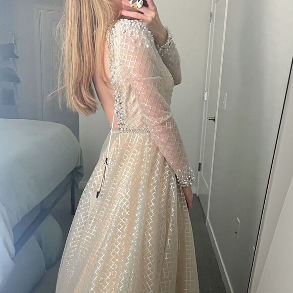 Mac Duggal Lace Gown Size 6 - Picture 5 of 16